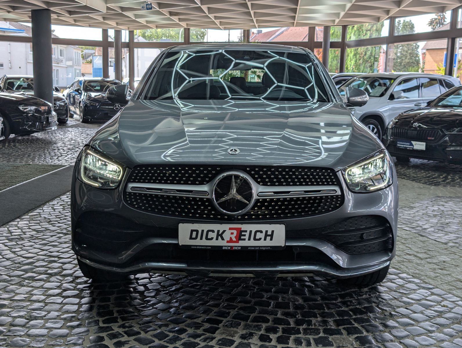 Fahrzeugabbildung Mercedes-Benz GLC 220 d Coupé 4M AMG PANO*360*HuD*MEMO*20"Voll