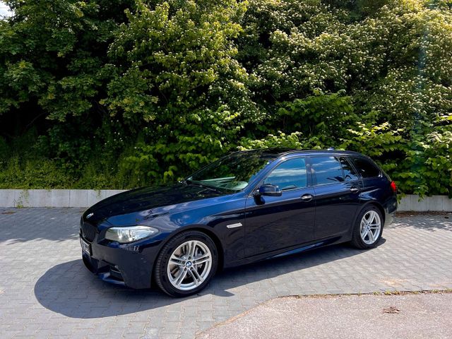 BMW BMW 530d x-Drive Touring M-Paket Pano HUD