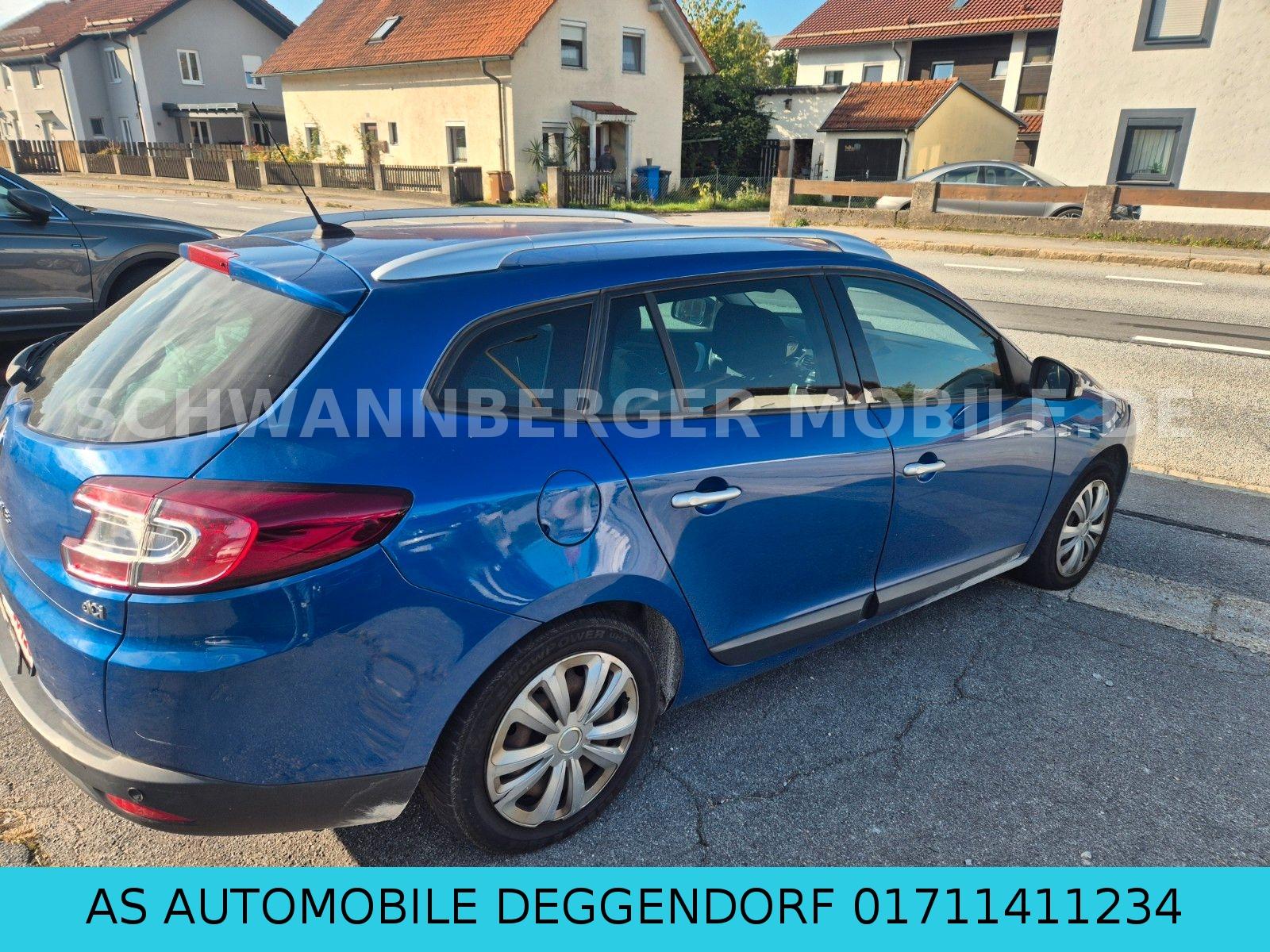 Renault Megane 2011 — photo 9