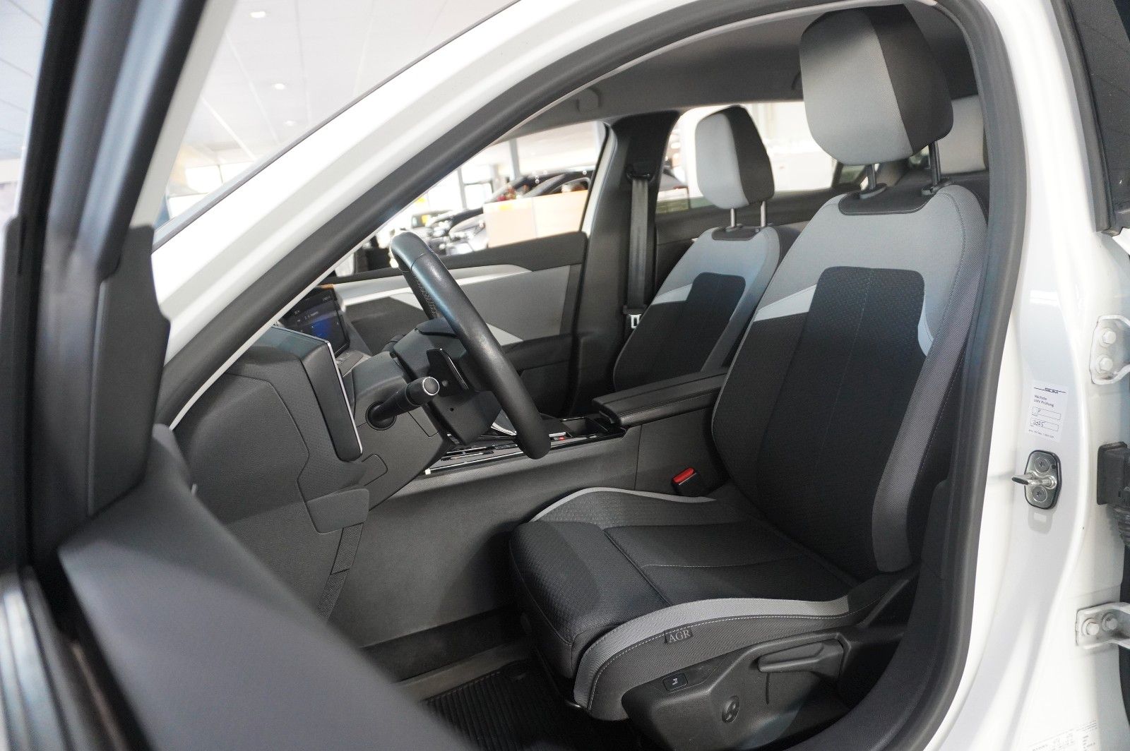 Fahrzeugabbildung Opel Astra L ST 1.5D BUSINESS NAVI/LED/KAMERA/SH/AHK