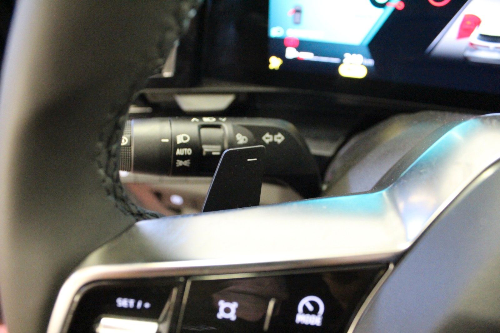 Fahrzeugabbildung Renault Espace Full Hybrid 200 Techno 7 Sitzer