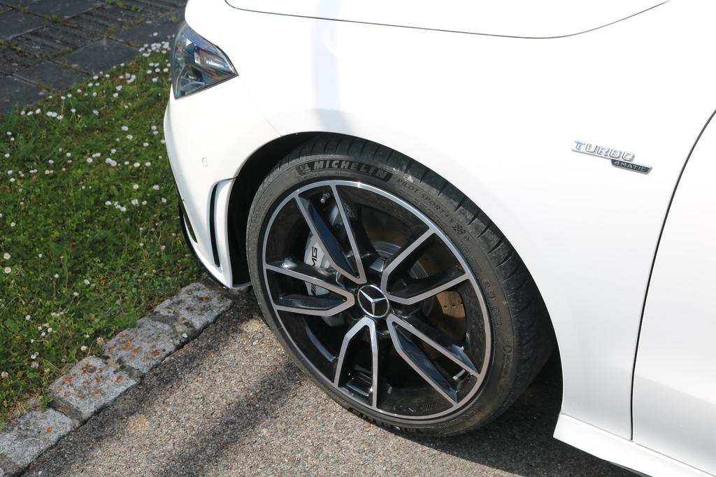 Mercedes-Benz CLA 35 AMG Shooting Brake