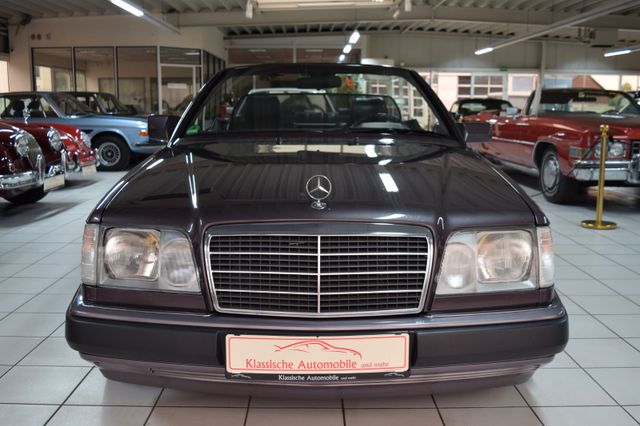 Fahrzeugabbildung Mercedes-Benz 300 CE Aut. Cabrio/Deutsch/2. Hand/Top+Original