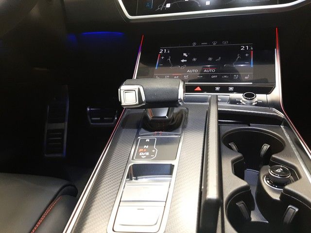 Fahrzeugabbildung Audi RS 6 Avant PANO HD-Matrix HeadUp RS-Dynamik