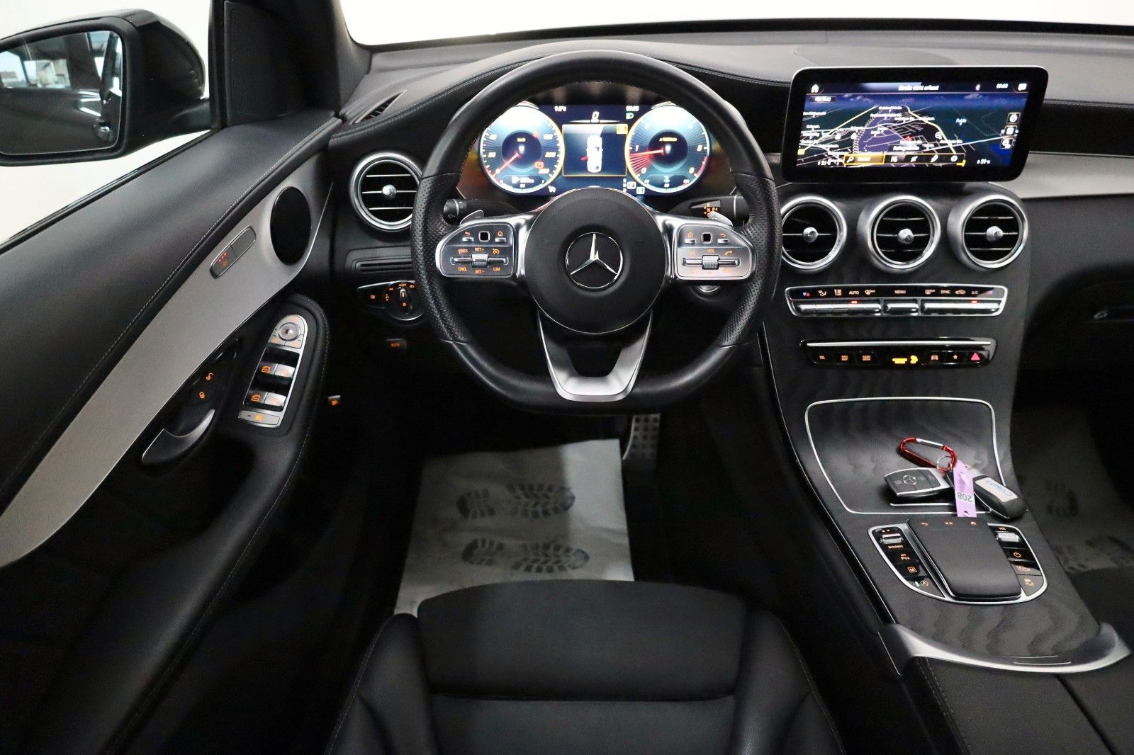 Fahrzeugabbildung Mercedes-Benz GLC 200d Coupe 4M AMG Line Leder,Navi,LED,Kamera