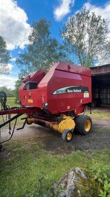 New Holland BR 750