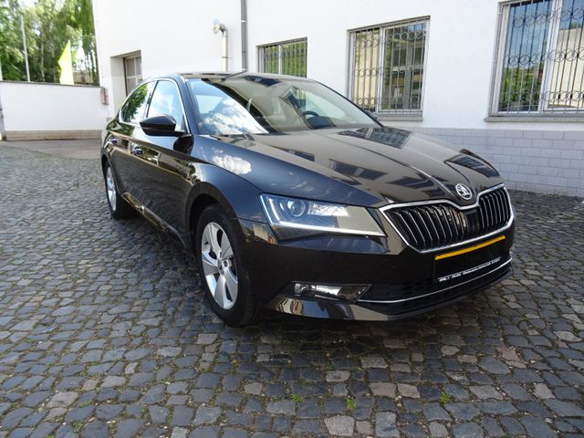 Skoda Superb Lim. Ambition  LED 8-fach bereift Navi