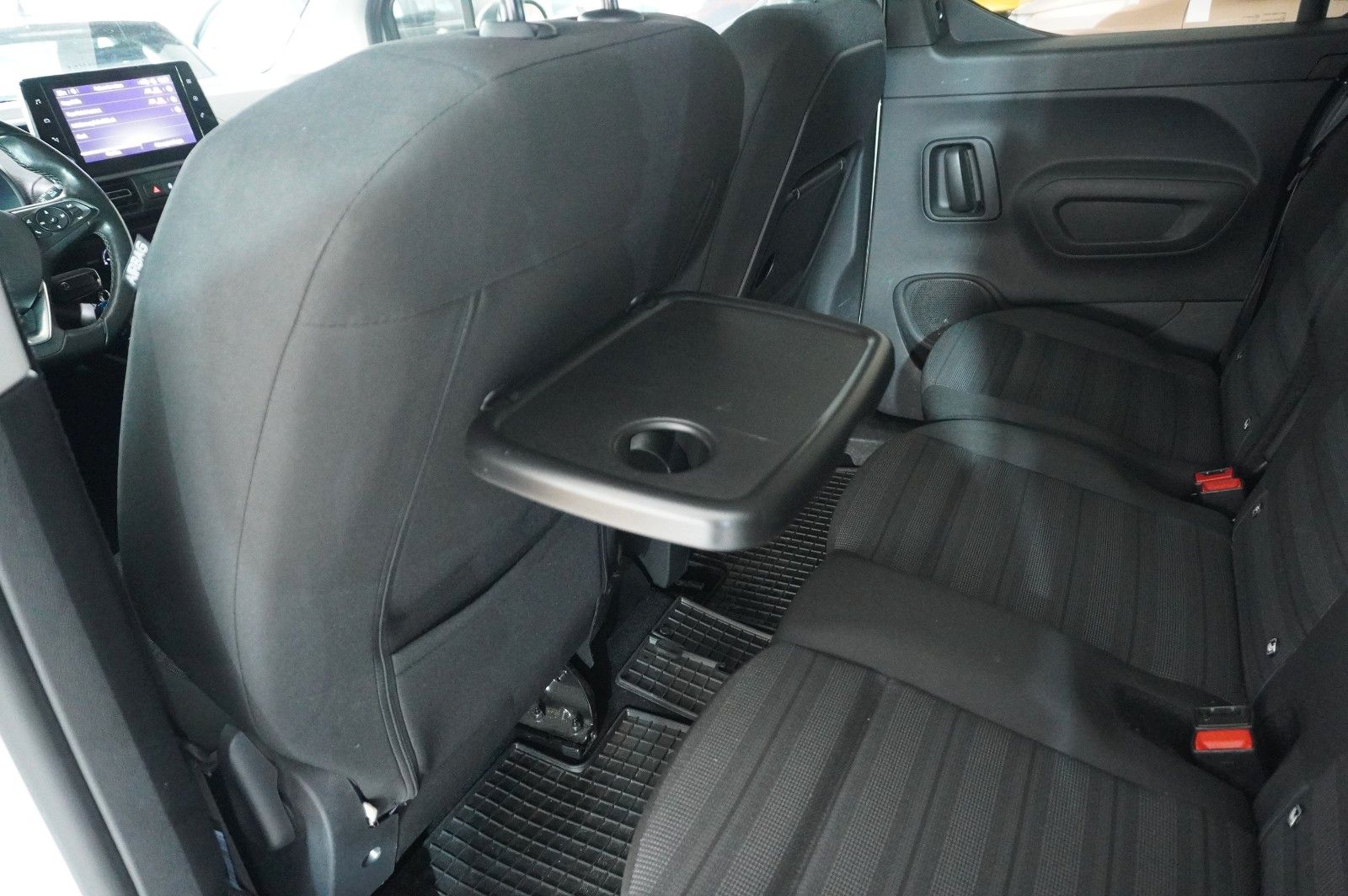 Fahrzeugabbildung Opel Combo-e LIFE ELEGANCE 11KW NAVI/KAMERA/VIRT./DAB