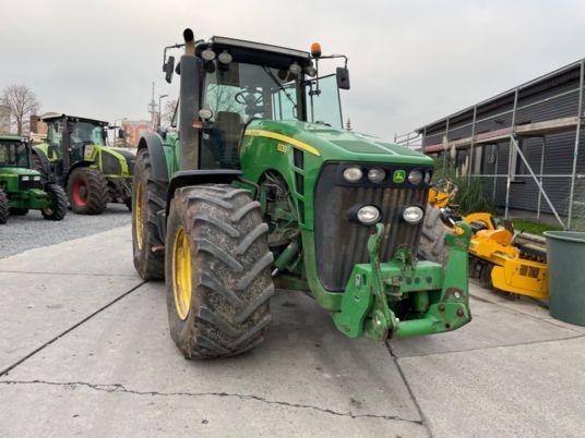 John Deere 8330