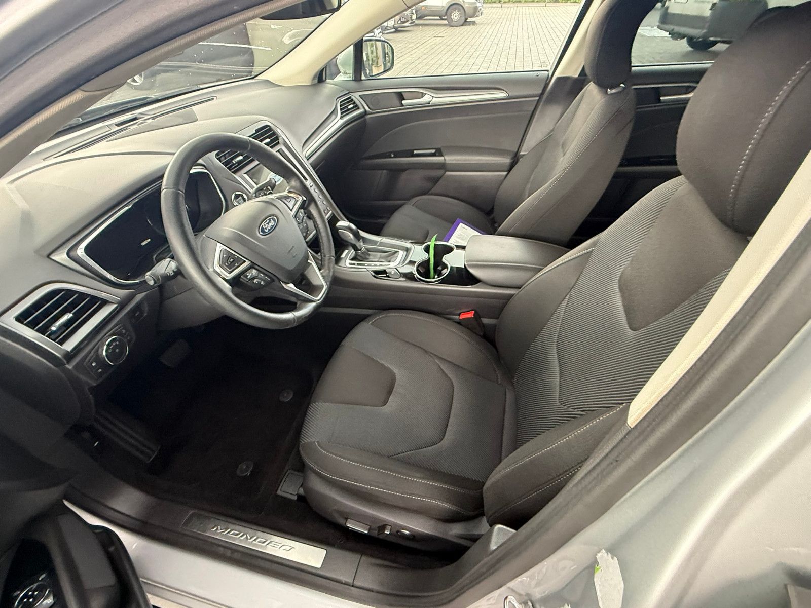 Fahrzeugabbildung Ford Mondeo Turnier Titanium NAVI KLIMA LED PDC AHK