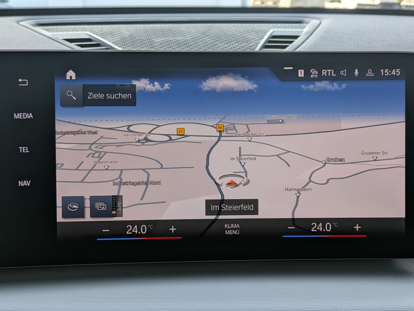 Fahrzeugabbildung BMW X1 18 d sDrive PANO/KAM/DAB/LED/SHZ/LHZ/TEMP