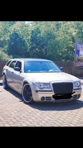 Chrysler 300C Touring 3.0 CRD Autom. -