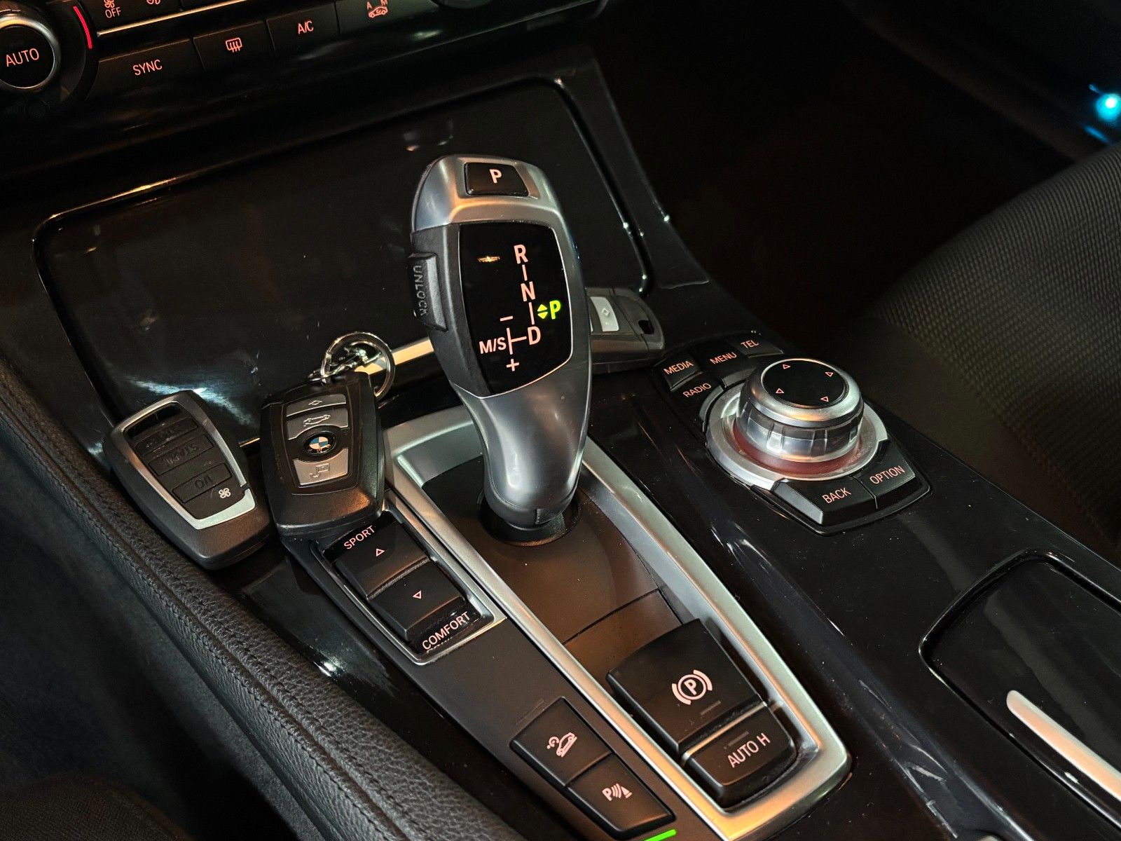 Fahrzeugabbildung BMW 520d xDrive *Automatik*Kamera*SHZ*Navi*Klima