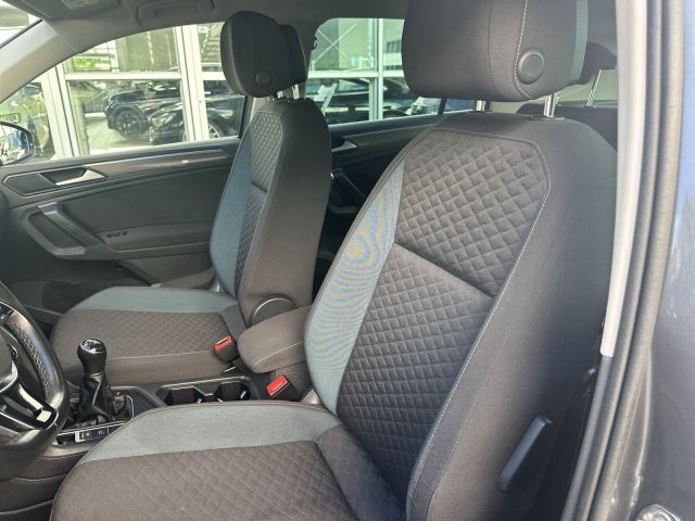 Tiguan 1.5 TSI IQ.DRIVE NAVI LED AHK 19 ALU HEAD
