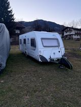 Knaus Südwind 500 mit 2 festen Einzelbetten und Klima - Wohnwagen Mit einzelbetten