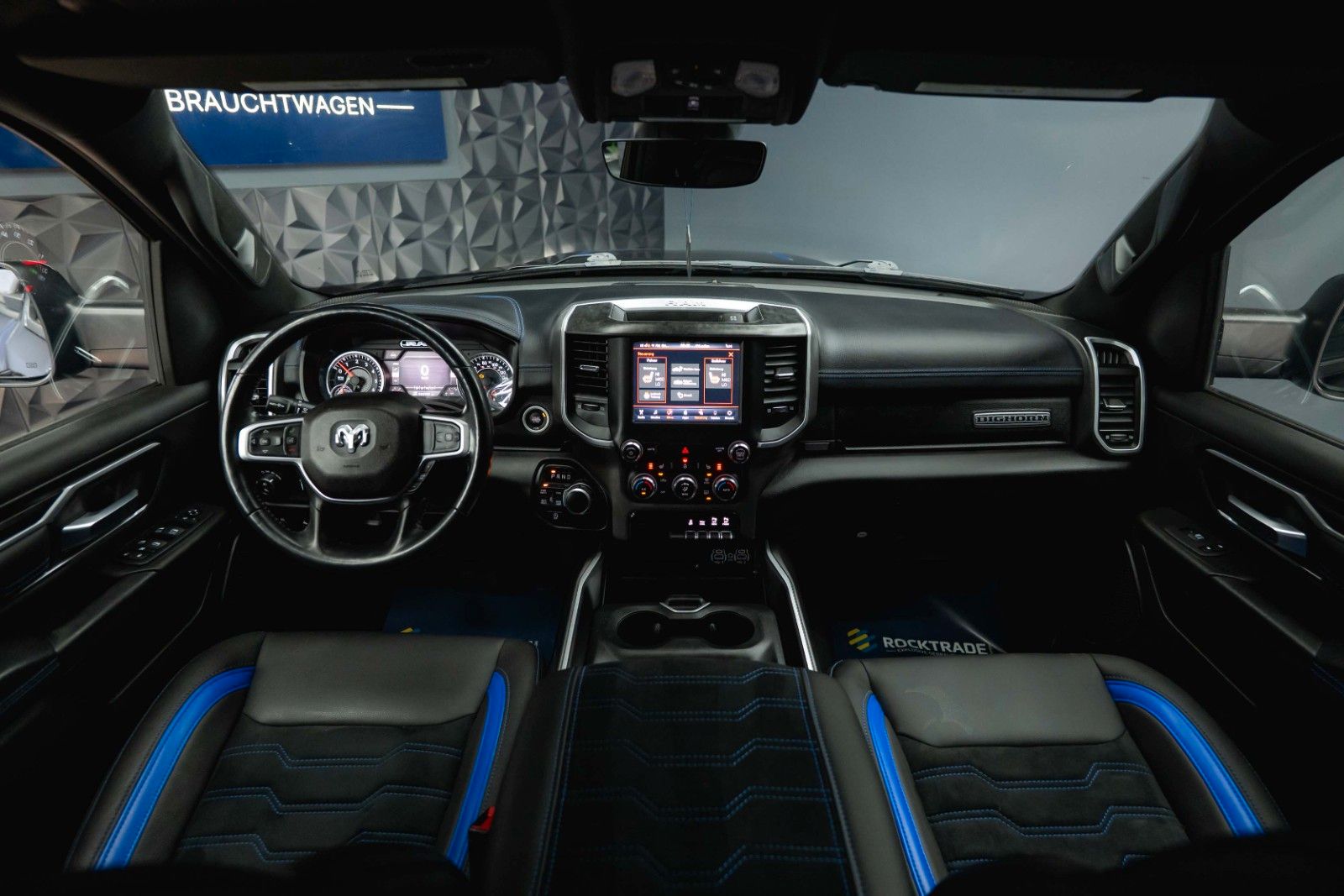 Fahrzeugabbildung Dodge RAM 5.7 V8 HEMI 4x4 OFFROAD Night Unfallfrei LED