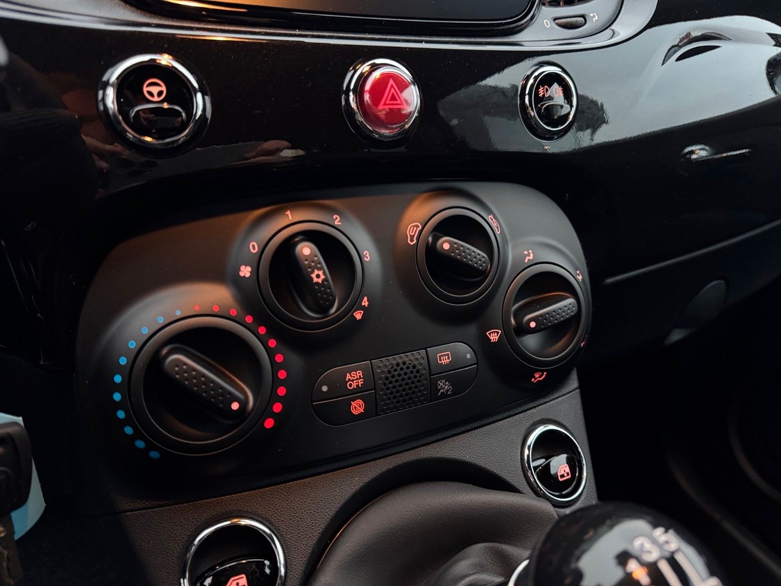 Fahrzeugabbildung Fiat FIAT 500 Hatchback Carplay Tempomat