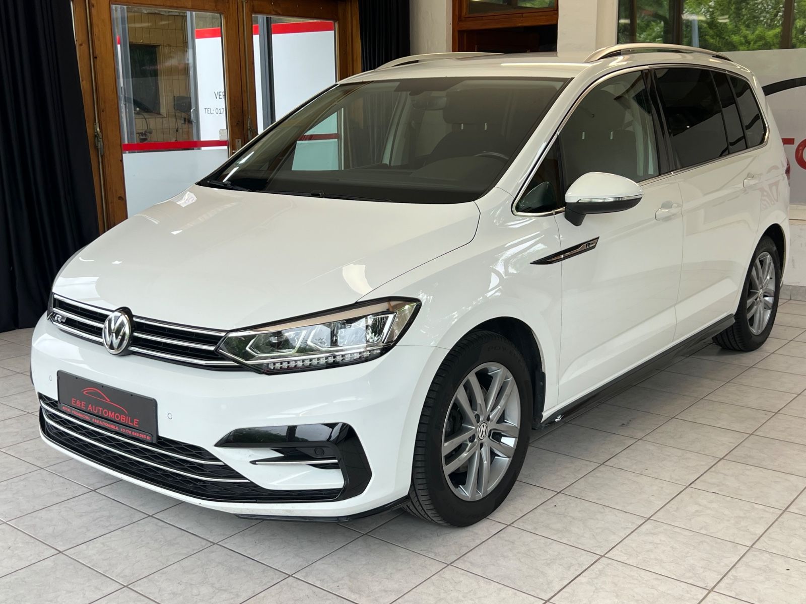 Volkswagen Touran Highline R-LINE DSG ACC AHK PDC 7-SITZER foto 2