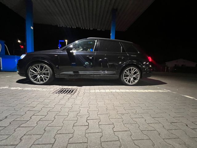 AUDI Q7 50 TDI quattro tiptronic S line S line
