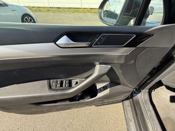 Volkswagen Passat Variant - 12