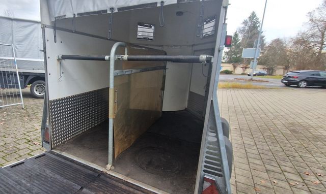 Zentralachsanhänger Pferdeanhänger 0,75 - 3,5 t