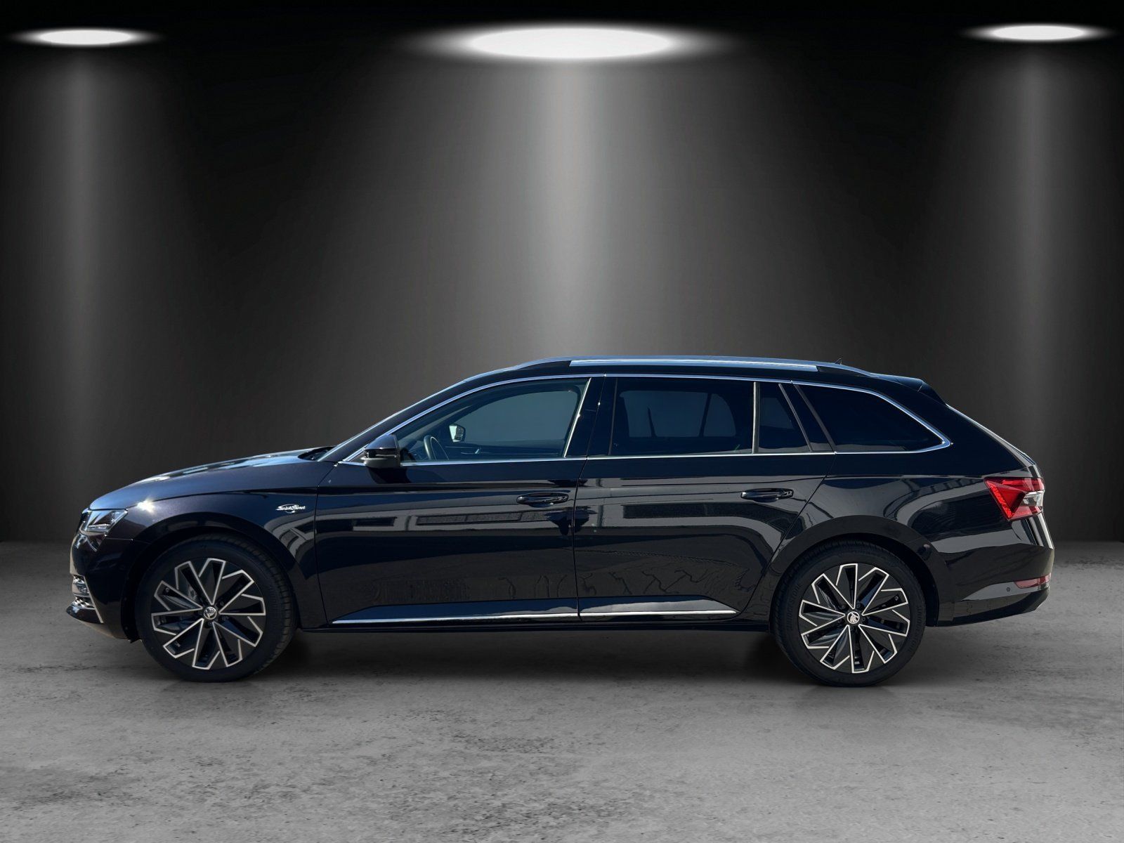 Fahrzeugabbildung SKODA Superb Combi 2.0 TDI L&K 4x4/ACC/360°CAM/VIRTUAL