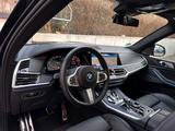 BMW X7 M50i PANO-SKY*M-Sitz*Laser*Sitzkl*AHK*Carbon - blaue BMW X7 M50