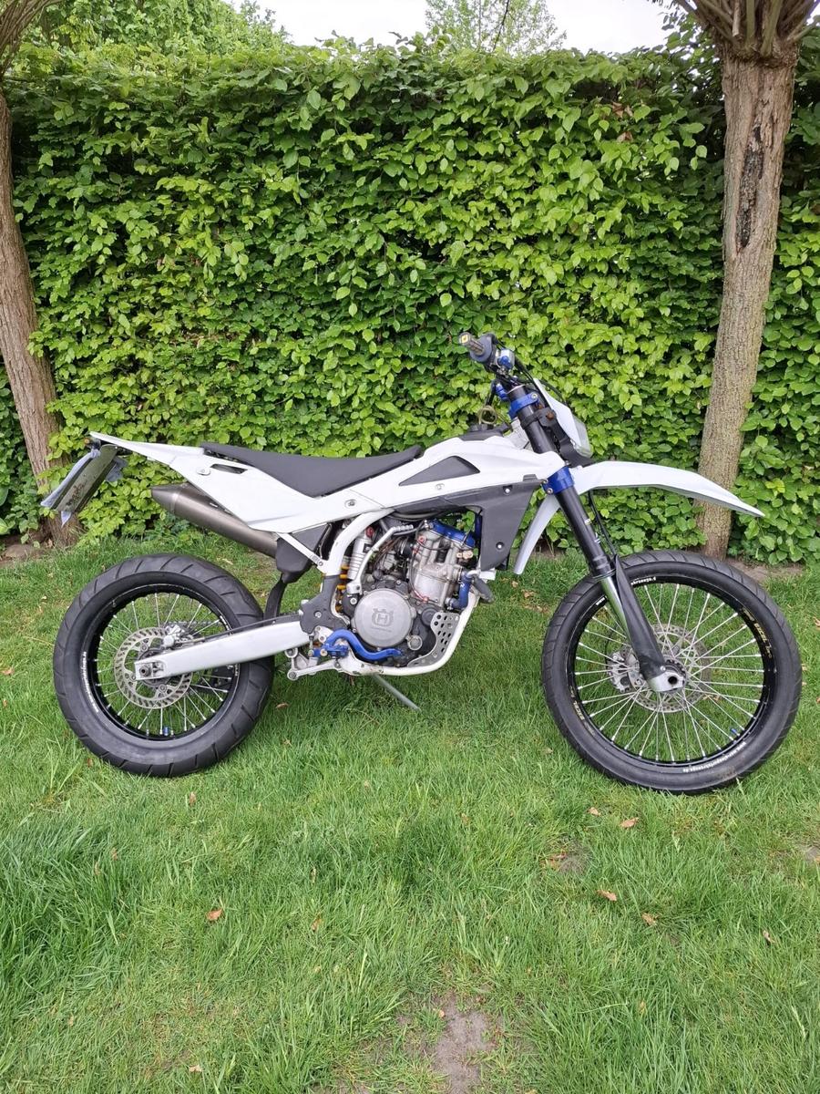 Husqvarna  2008 — rear view