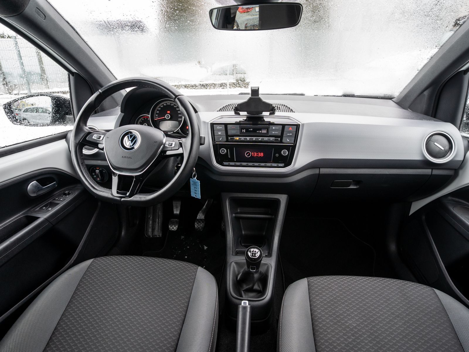 Volkswagen up! - Bild 7