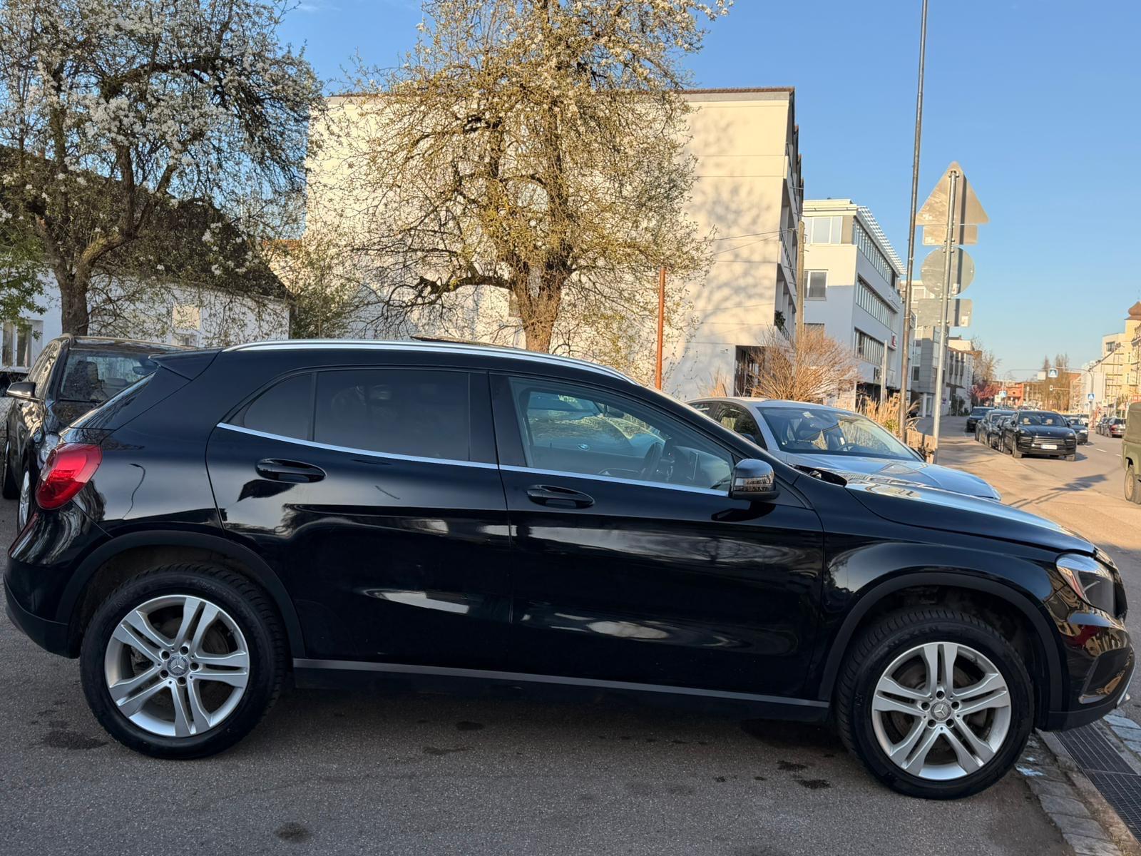 Mercedes-Benz GLA 250 Benzin Automat Panorama Tempomat