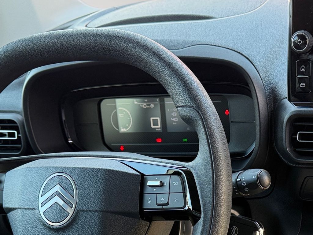 Fahrzeugabbildung Citroën Berlingo 1.5 Diesel 100 M*Laderaumboden*Carplay