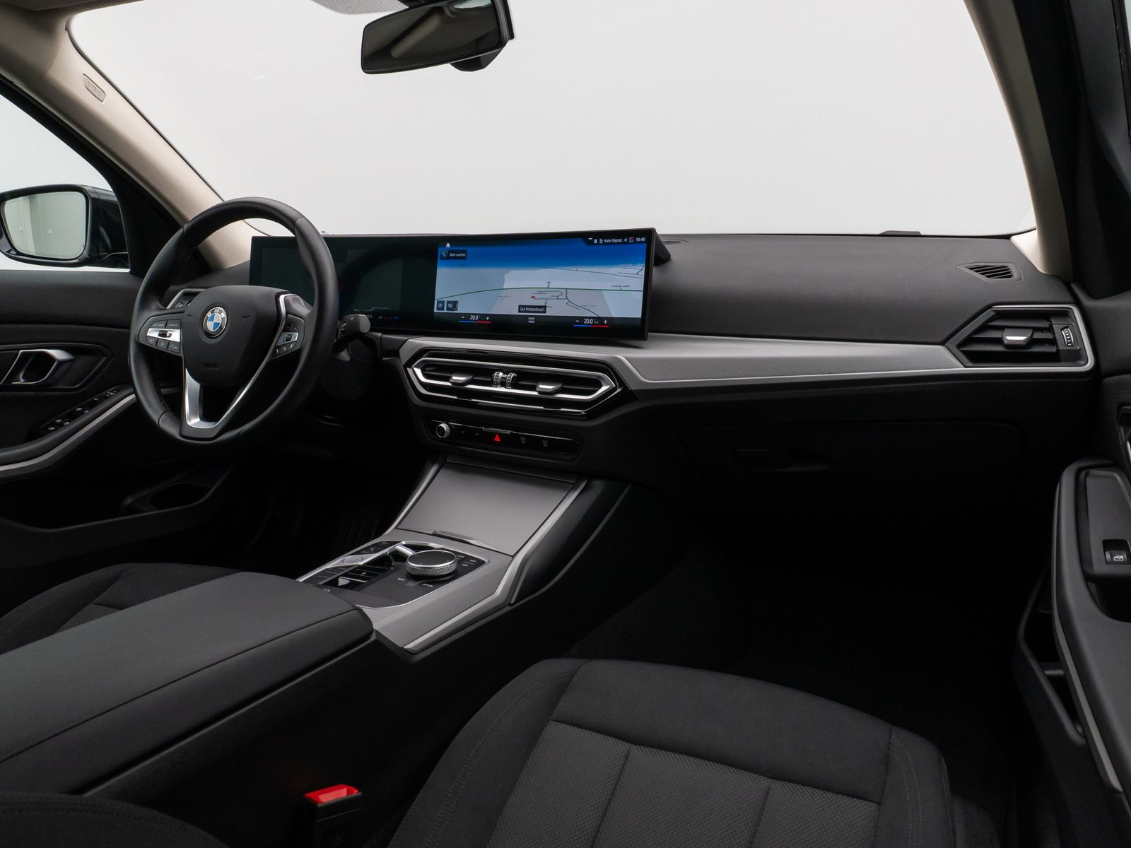 Fahrzeugabbildung BMW 318i DAB PDC Widscreen Geschwindigkeitsreg LED