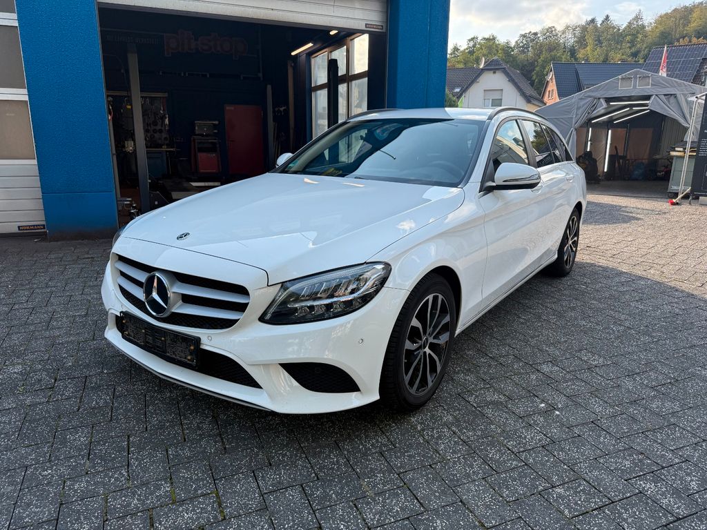 Image of Mercedes-Benz C 220