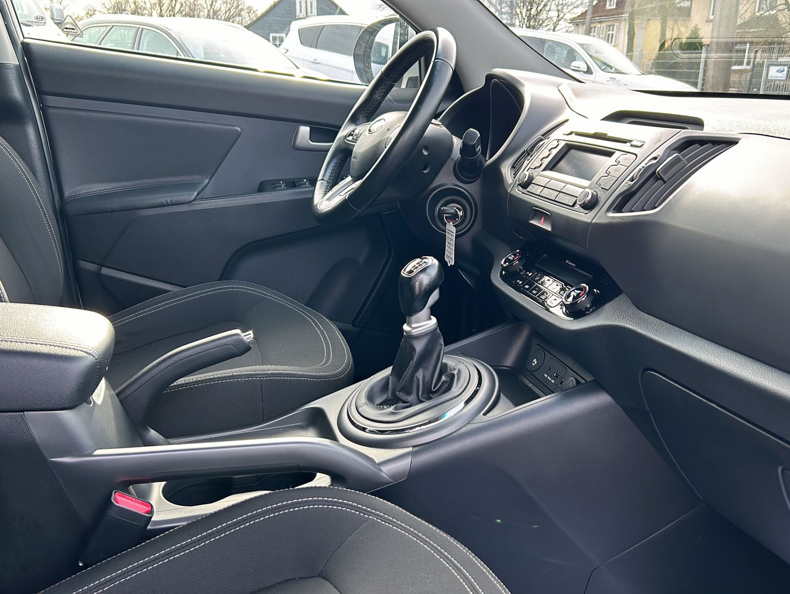 Fahrzeugabbildung Kia Sportage 2,0 Attract 2WD