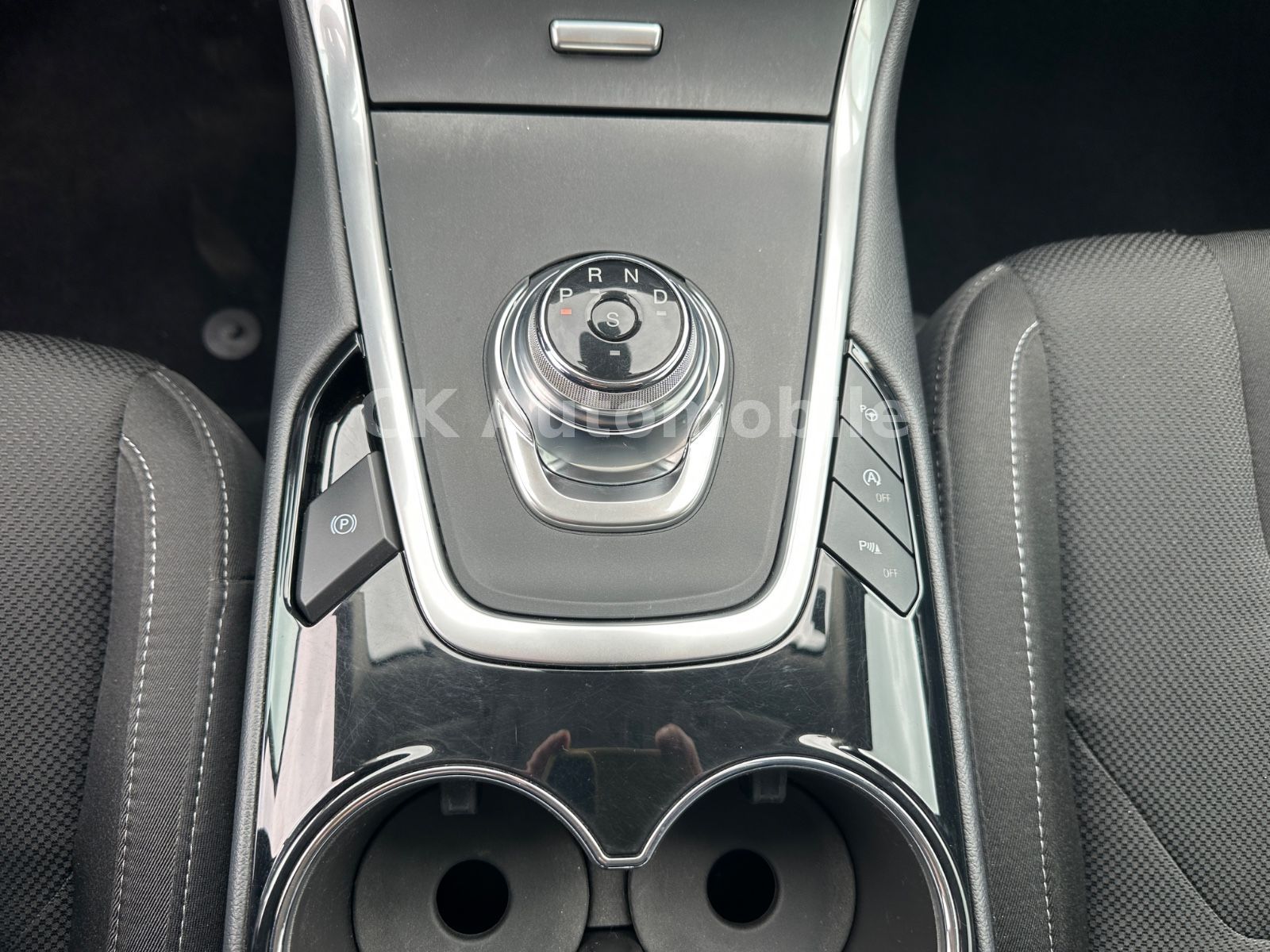 Fahrzeugabbildung Ford S-MAX Titanium 2.0TDCi Autom./Navi/LED/Kam./AHK