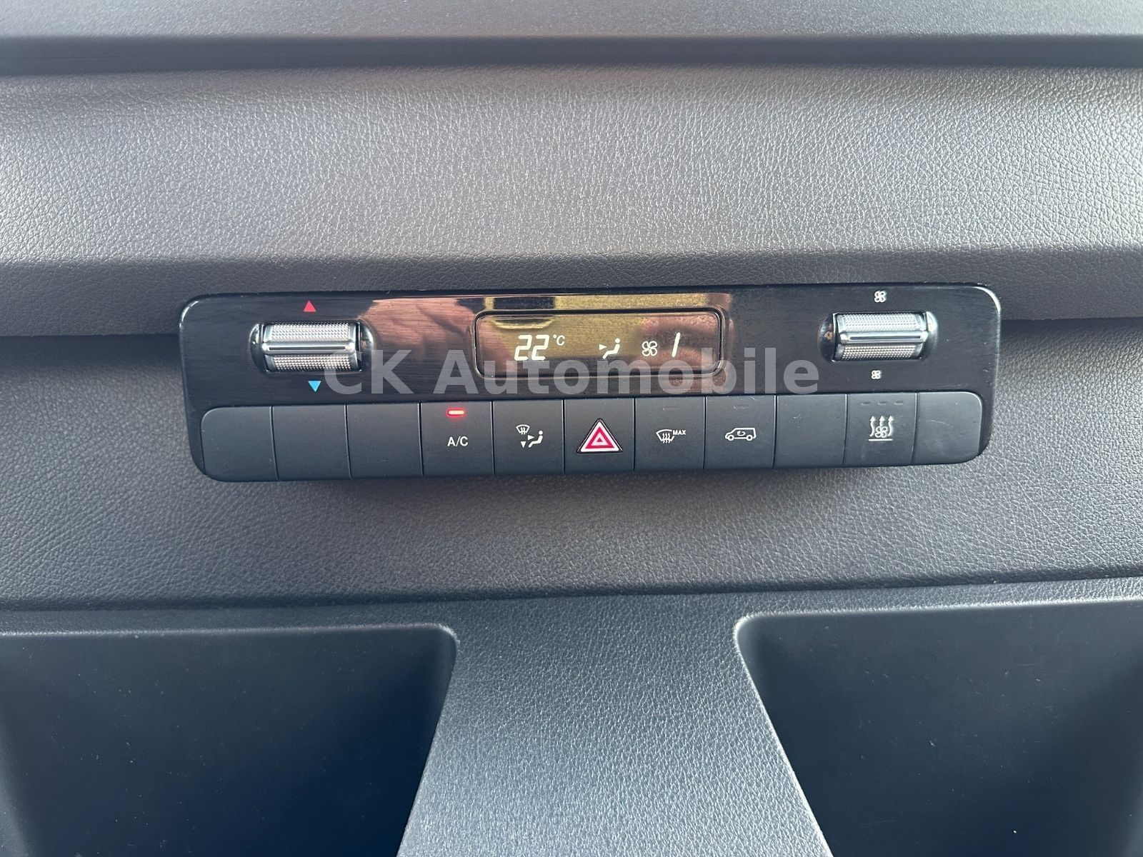 Fahrzeugabbildung Mercedes-Benz Sprinter III Kasten 319 V6 RWD Mixto/Autom./Navi