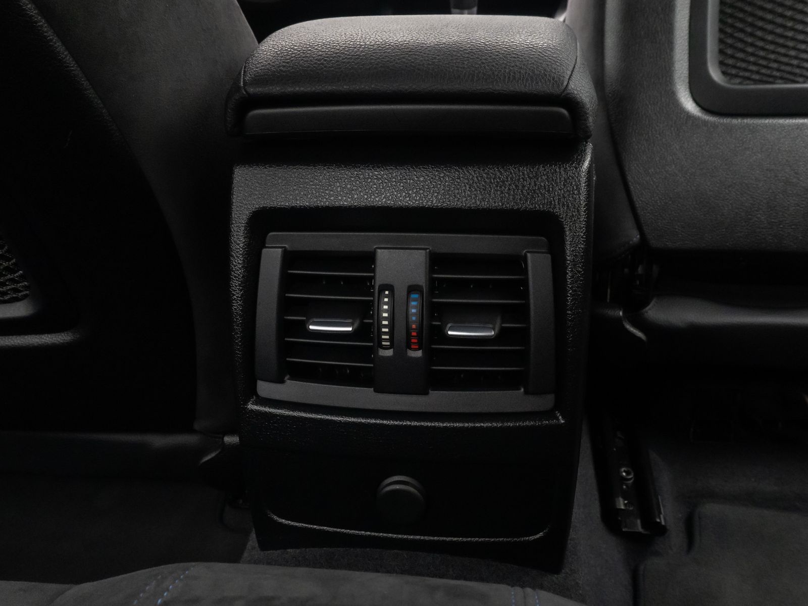 Fahrzeugabbildung BMW 220d Coupé M Sport Xenon PDC Navi GeschwindigReg