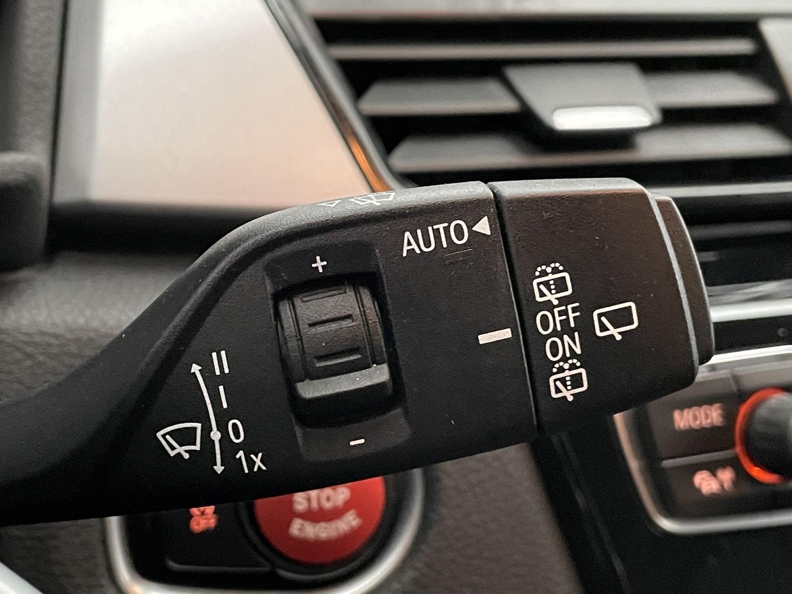 BMW 220i Active Tourer Advantage Tempomat AHK schw.