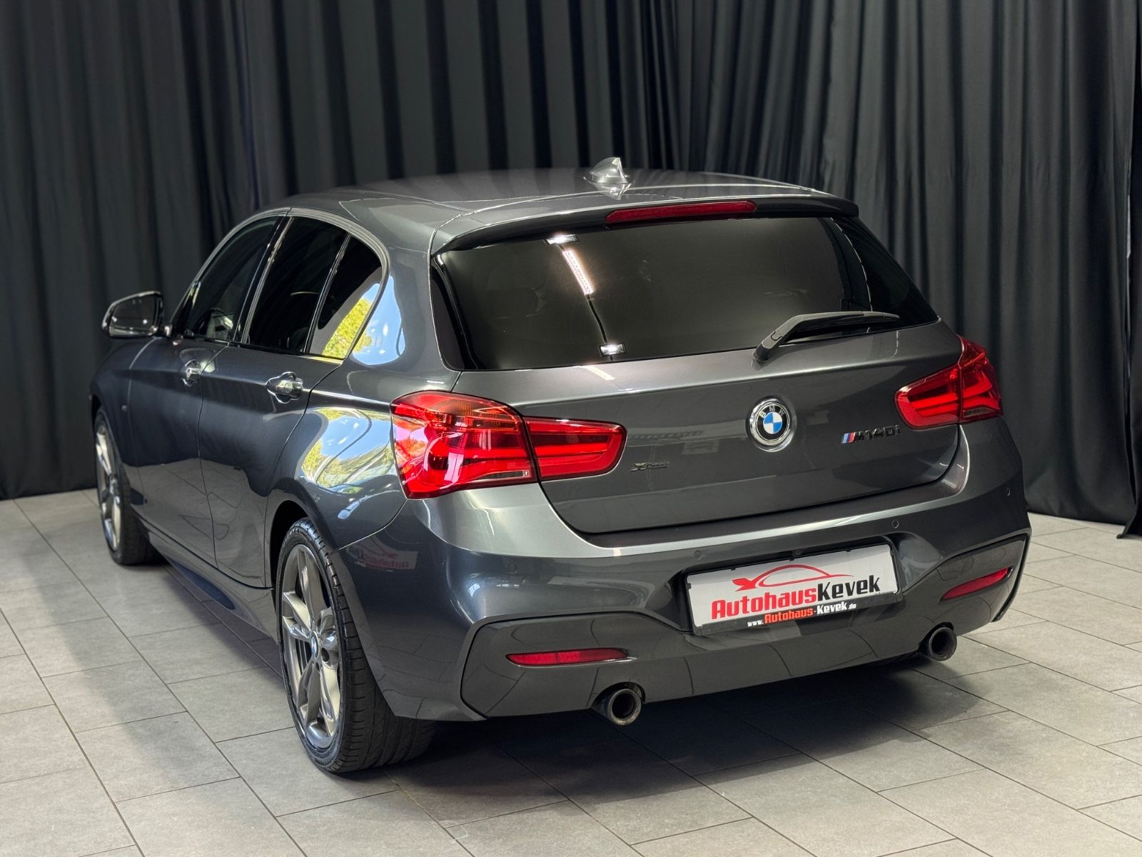 Fahrzeugabbildung BMW M140i xDrive|LEDER|NAVI|SCHIEBEDACH|AUTOMATIK|