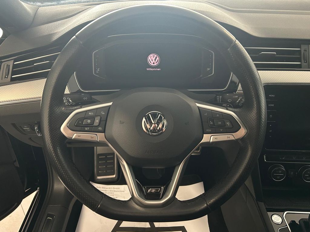 Volkswagen Passat Var ELEGANCE+R-Line*PANO*ViCo*STH*LED*AHK