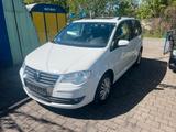 Volkswagen Touran United Tüv Neu 4.2028 ANHÄNGERK. PDC SHZ - Volkswagen Touran aus 2009: United