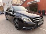 Mercedes-Benz B 200 Sport-Paket'Panorama'LED'Automatik'1.Hand' - gebrauchte Mercedes-Benz B 200 aus dem Jahr 2013