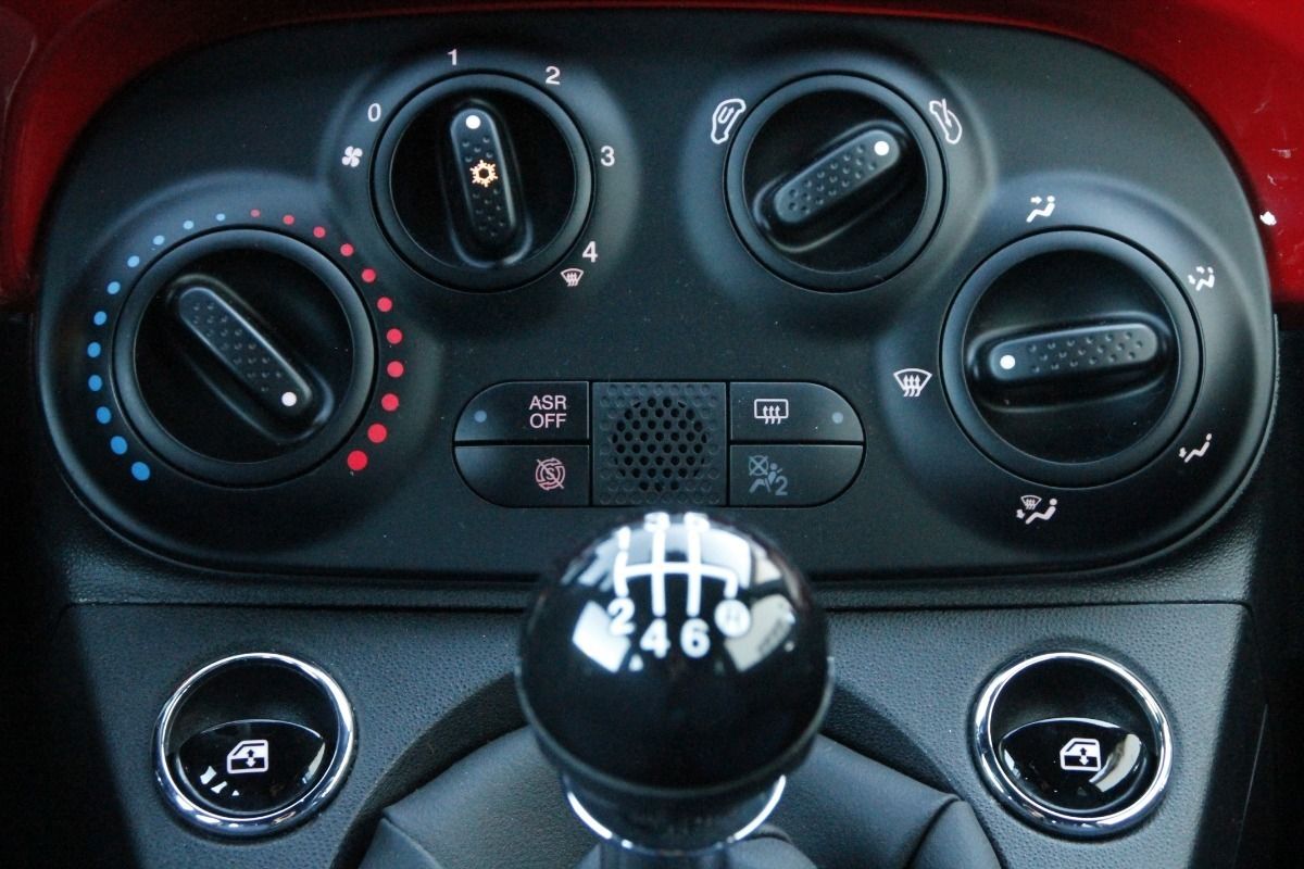 Fahrzeugabbildung Fiat 500 C Mild Hybrid 1.0 Cabrio