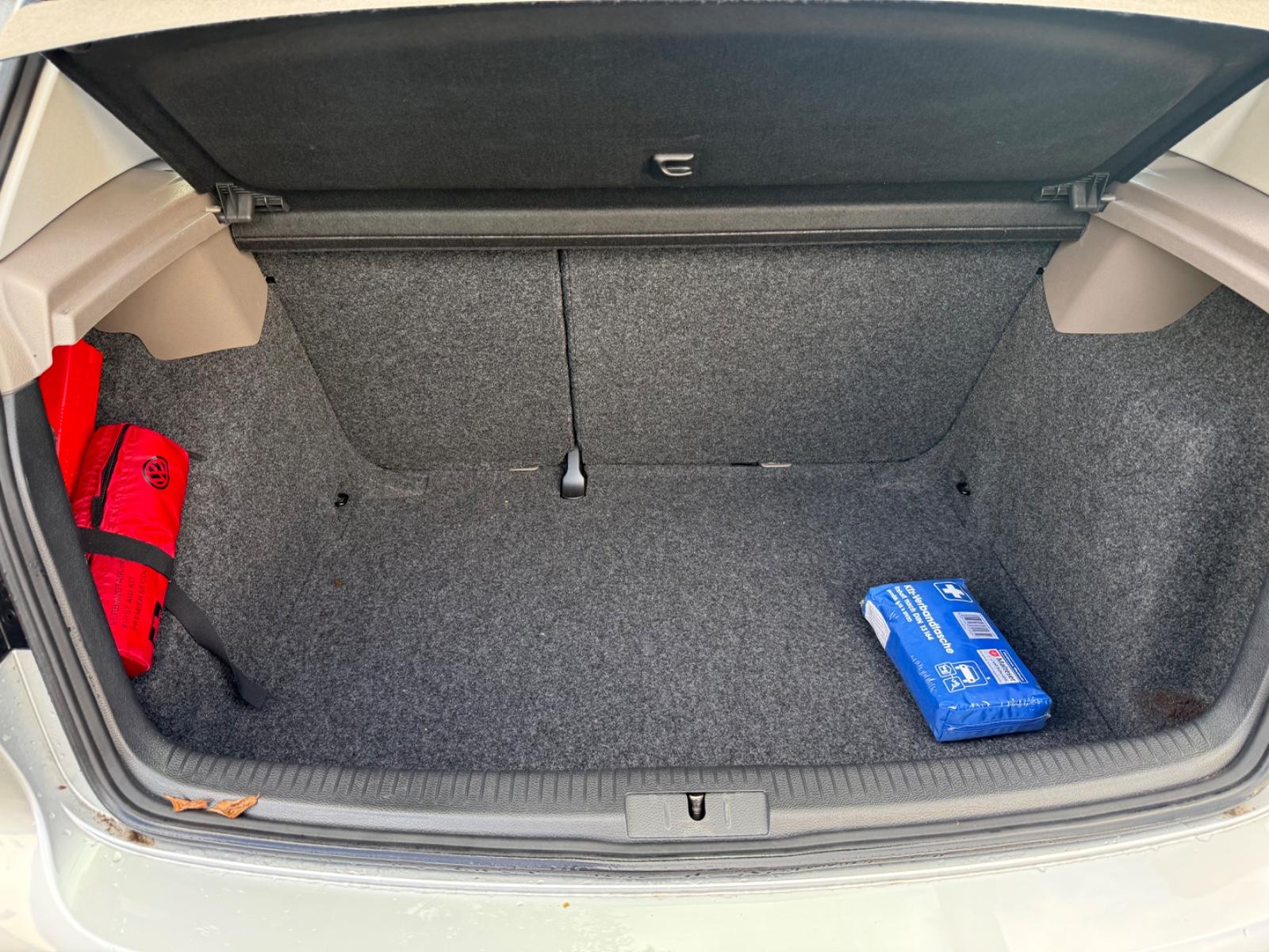 Volkswagen Golf VI MIT WENIG KILOMETER/GARANTIE/UNFALLFREI