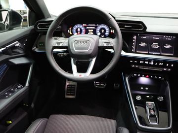 Fahrzeugverkauf 13 Audi A3 Sportback 35 TFSI S line Matrix Sonos Pano