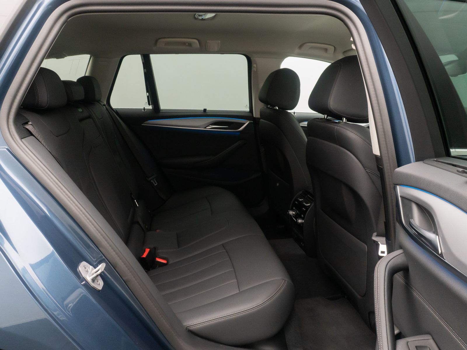 Fahrzeugabbildung BMW 530e Kamera DAB HiFi Sport Leder Komfort Alarm