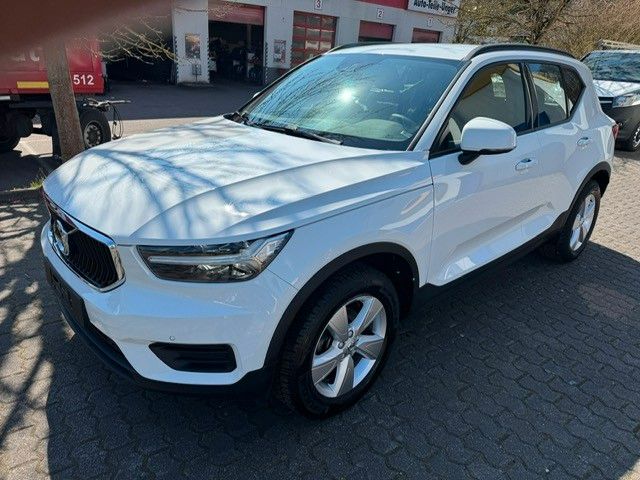 Volvo XC 40 Momentum Core Assistenten AHK LED