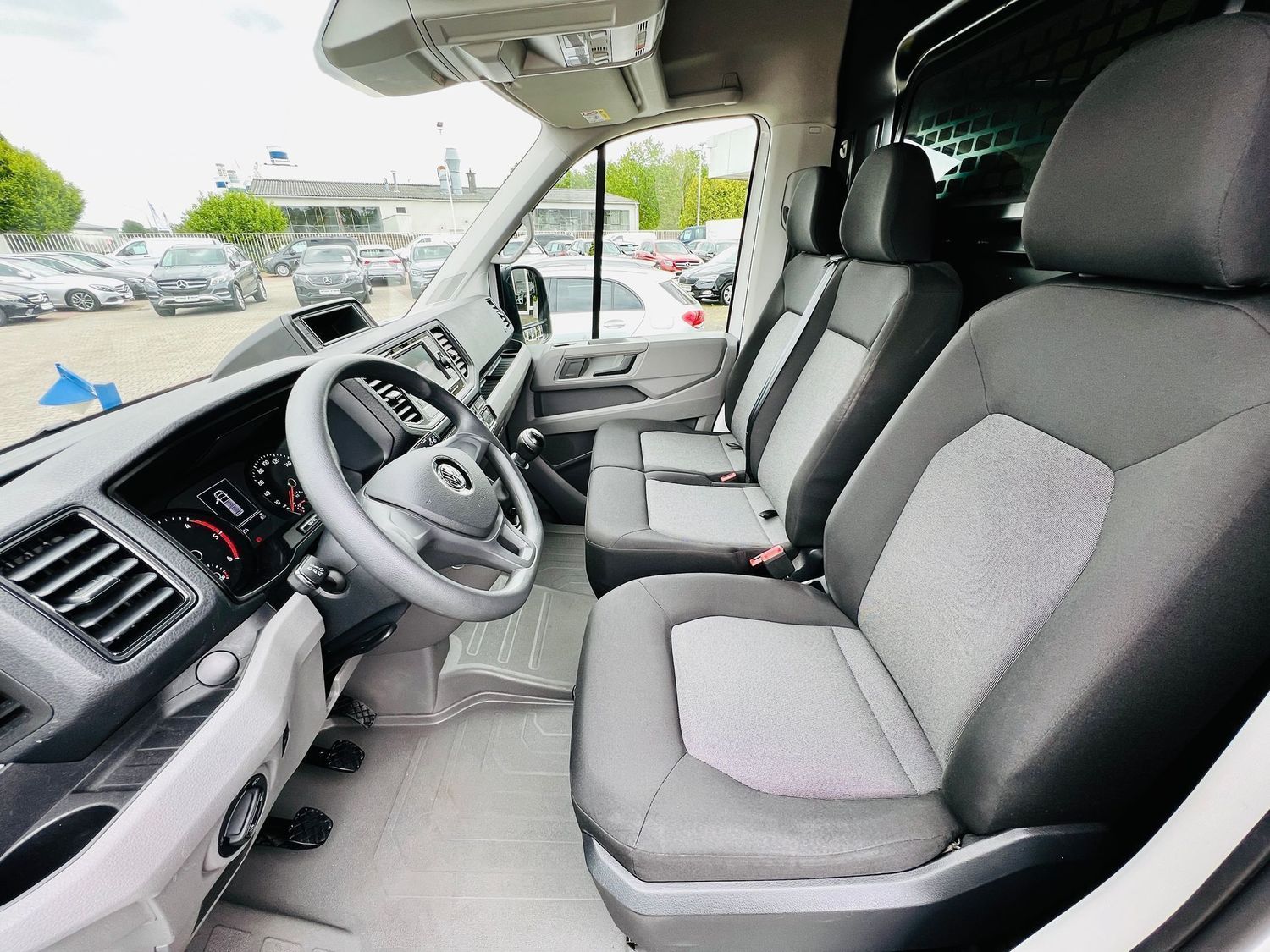 Fahrzeugabbildung Volkswagen Crafter Kasten 35 Hoch, L3H3, RFK, Klima, PTS, T