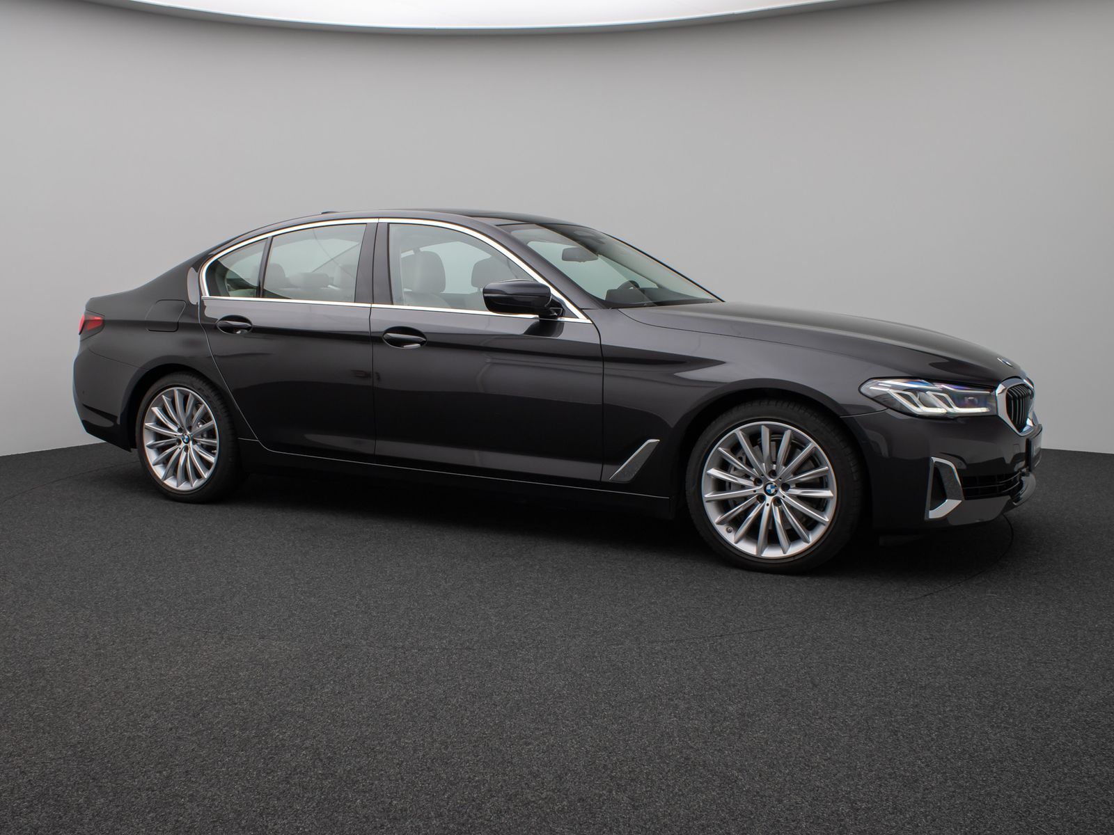 Fahrzeugabbildung BMW 540i Luxury Line Kamera Glasdach Laser HUD H/K