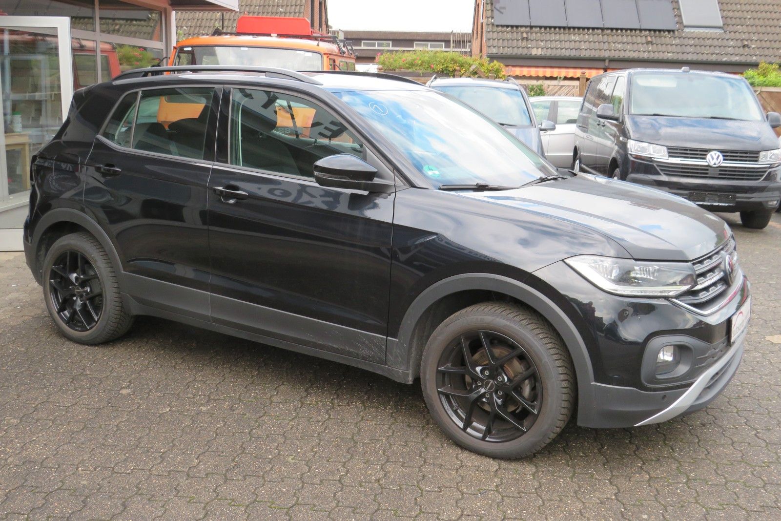 Fahrzeugabbildung Volkswagen T-Cross Life LED SPORT-PAKET SITZH. NAVI APP